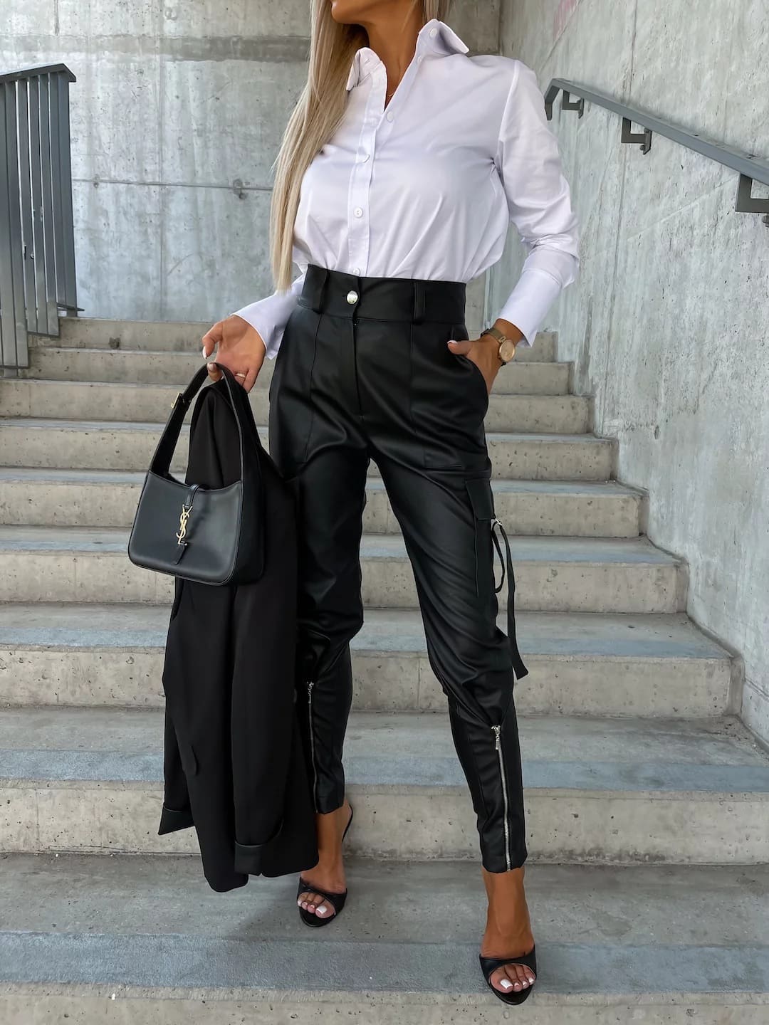 Pantalon Cargo en Cuir pour Femme Chic et Élégant