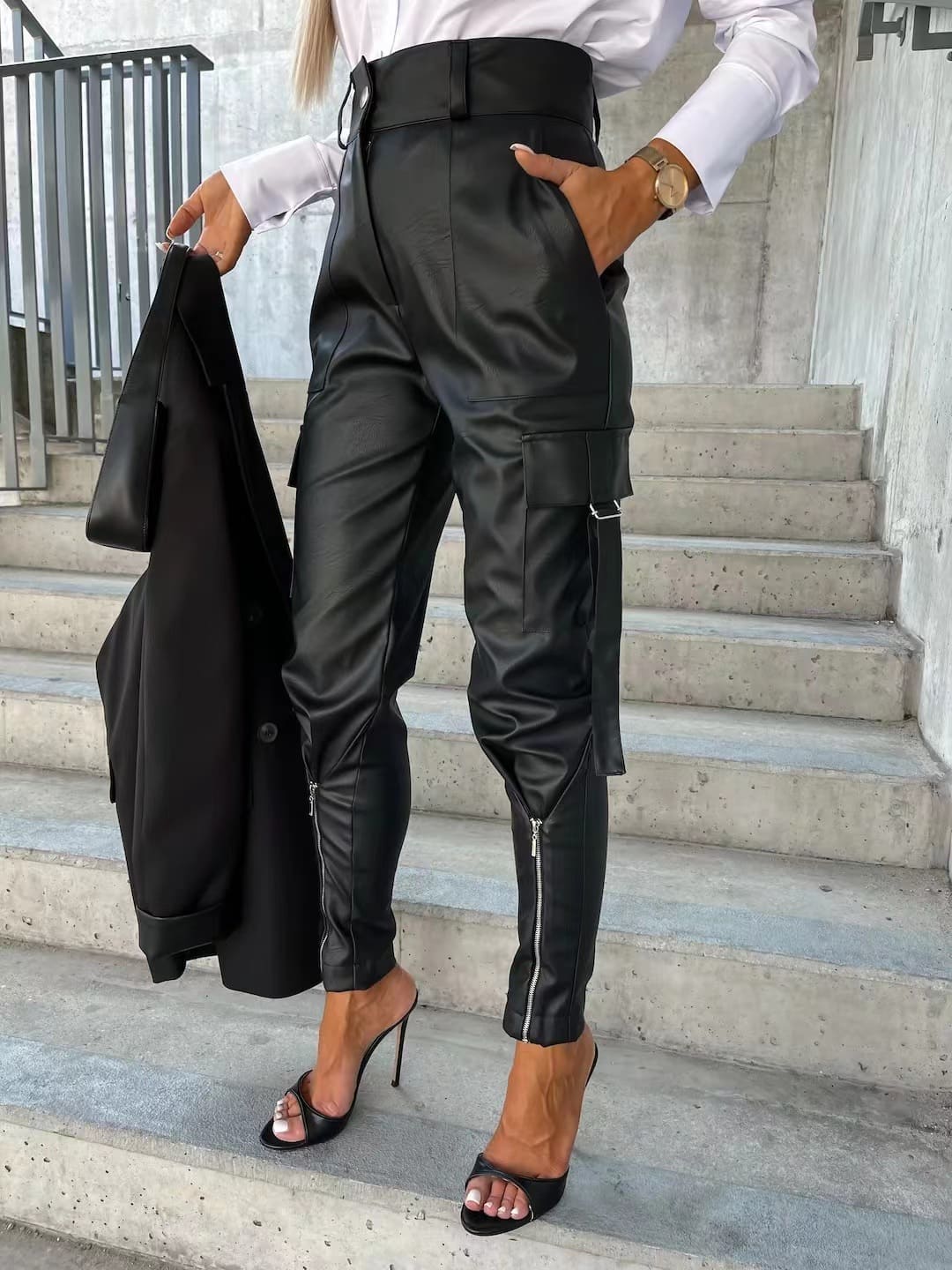 Pantalon Cargo en Cuir pour Femme Chic et Élégant